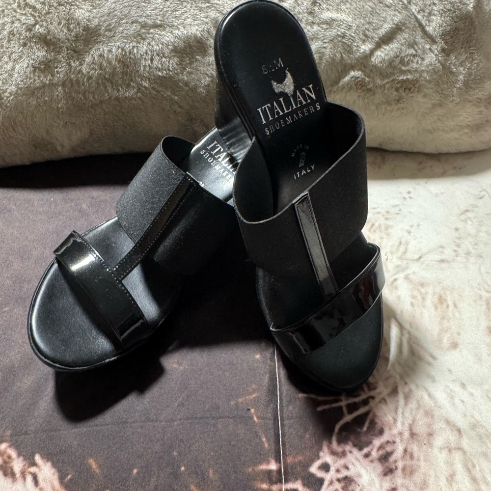 Italian Shoemakers Black Slide Sandals